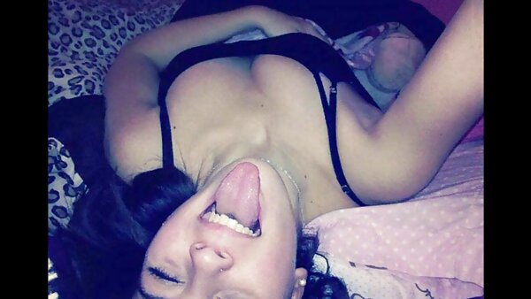 Die geile schlanke Brünette Bree Daniels geht sex filme frei solo und reibt ihre nasse Muschi leidenschaftlich